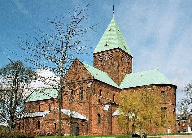 Sct. Bendts Kirke i Ringsted – middelalderkirke og kongelig gravkirke fra 1100-tallet.